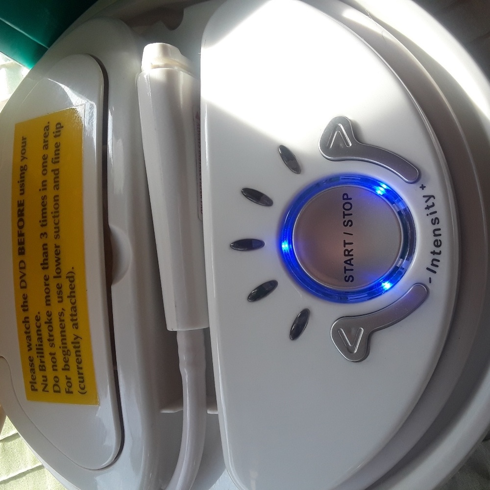 Nubrilliance microdermabrasion machine